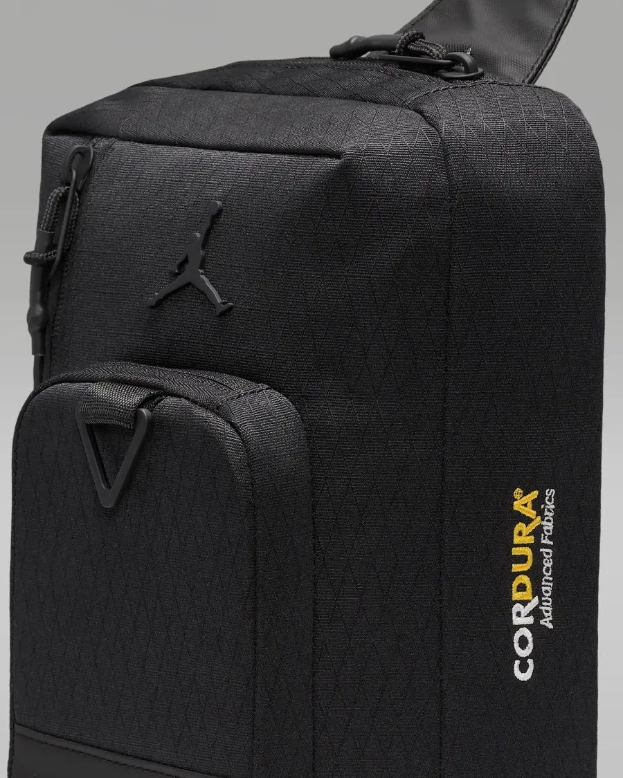 Сумка через плече Nike Air Jordan Collectors Crossbody MA0957-023