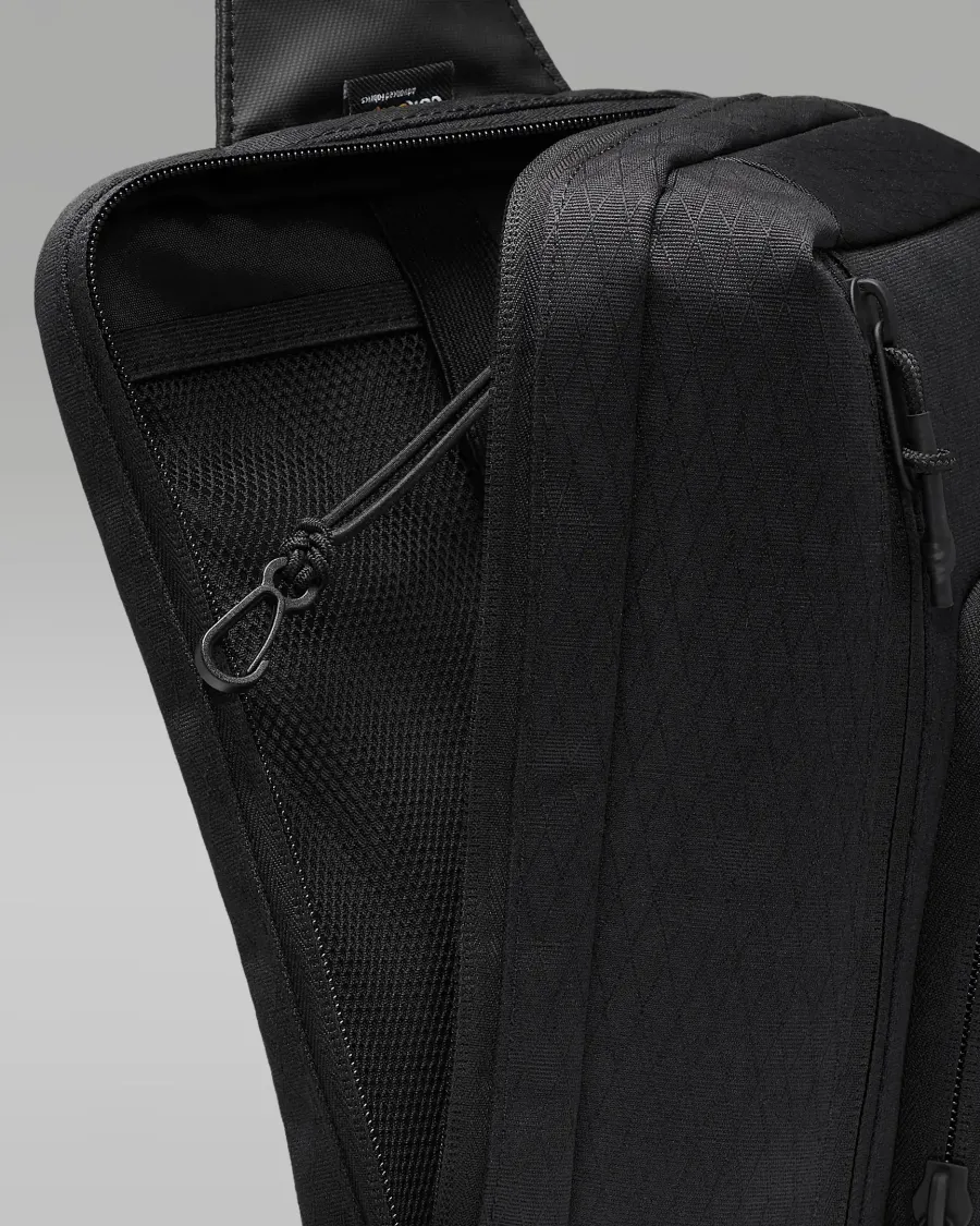 Сумка через плече Nike Air Jordan Collectors Crossbody MA0957-023