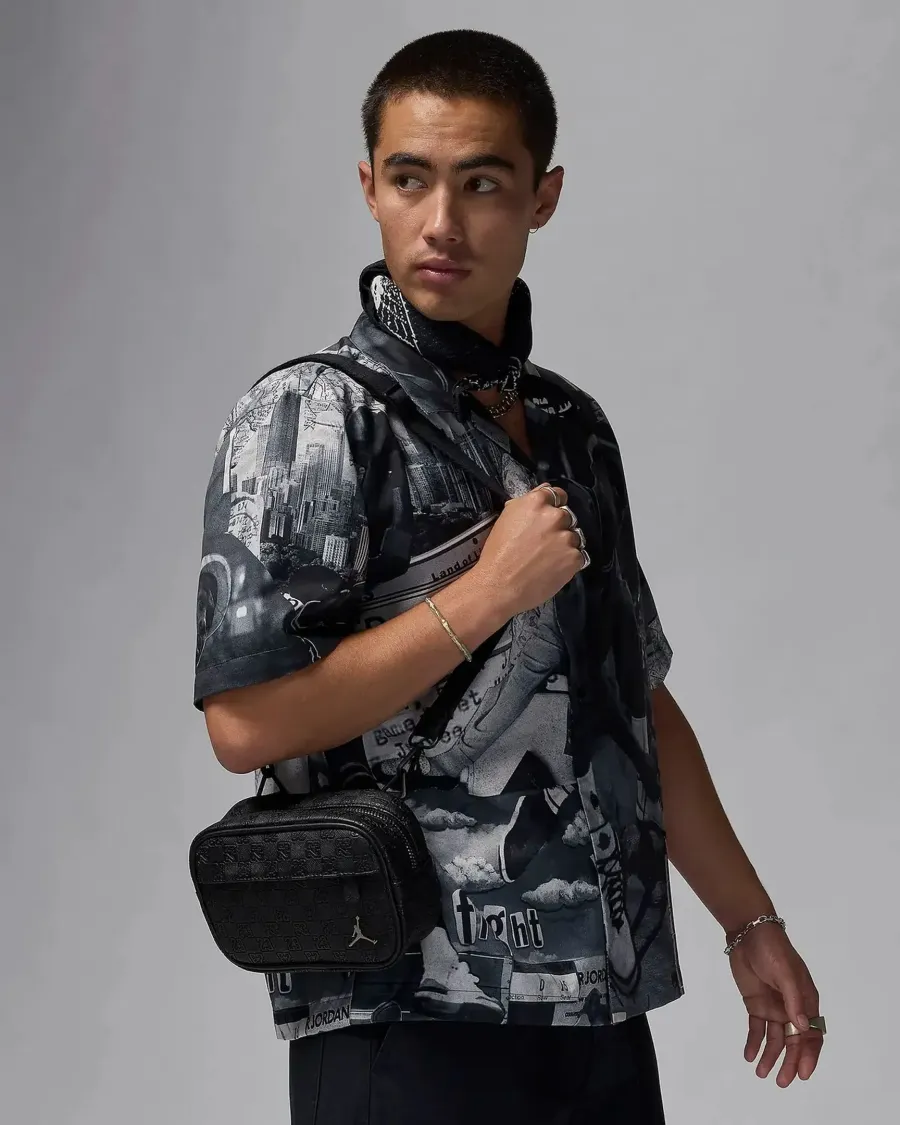 Сумка через плече Nike Air Jordan Monogram Camera Bag MA0988-023