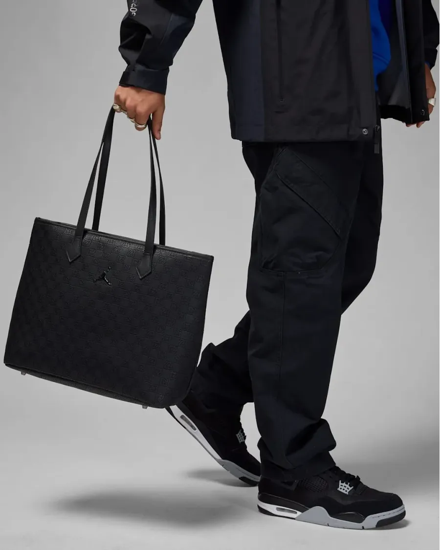 Сумка Nike Air Jordan AM Monogram Tote Bag MM0990-023