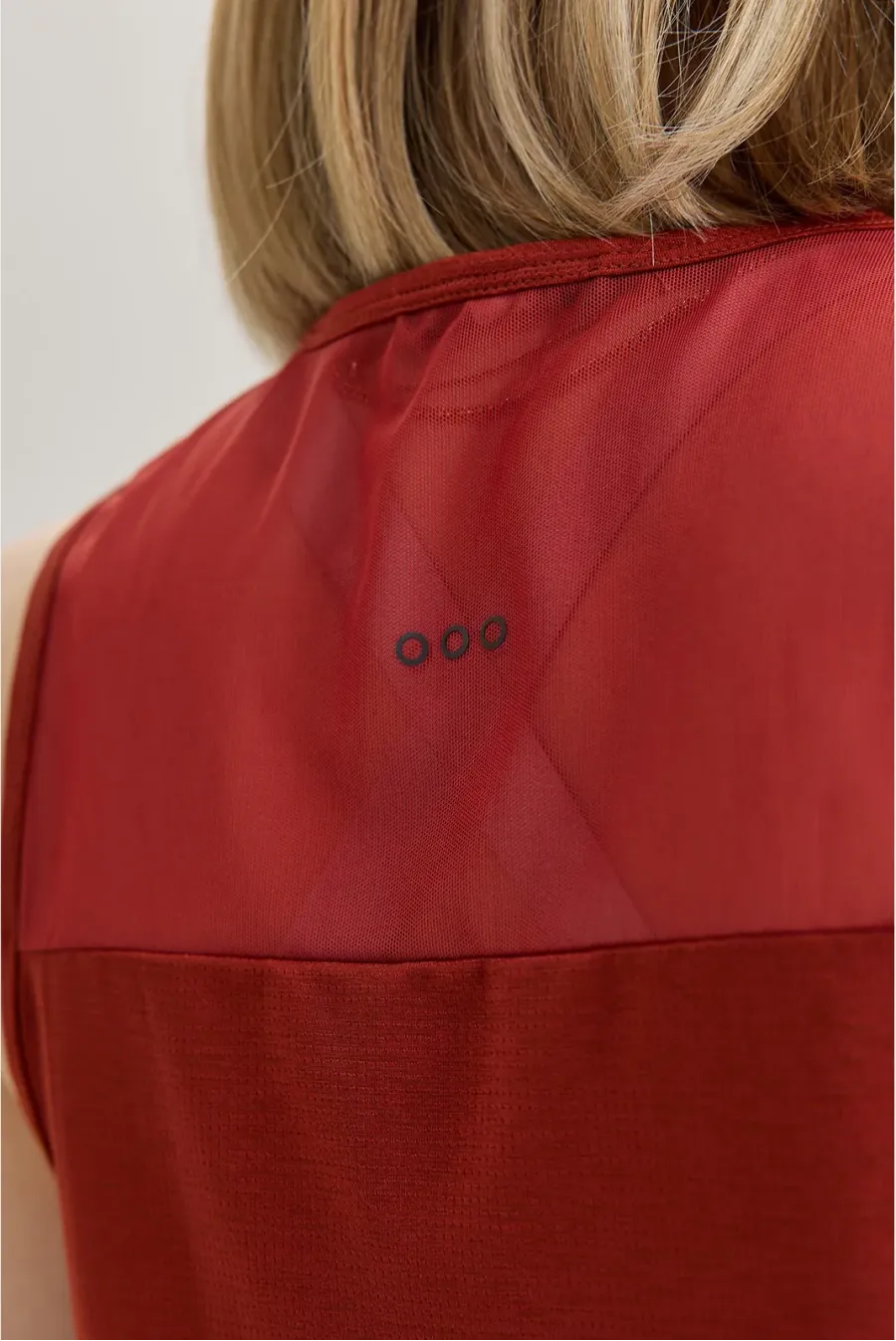 Майка Saucony Stopwatch Crop Tank SAW800527HNH