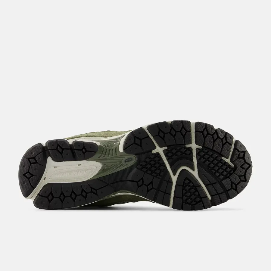 Кросівки New Balance 2002R U2002RCA