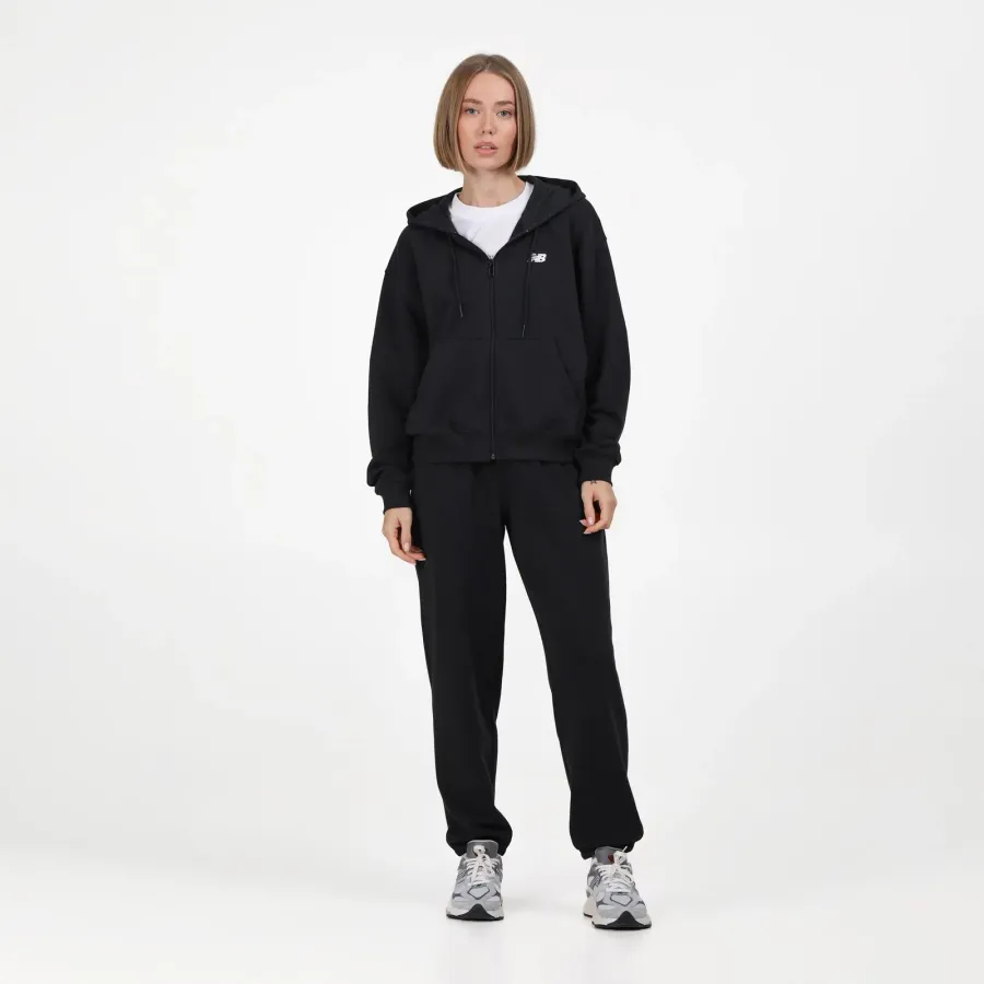Куртка New Balance Small Logo WJ41501BK